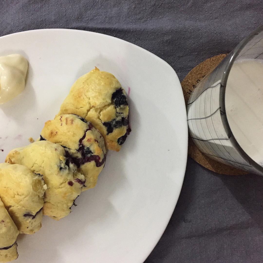 爆浆蓝莓司康Blueberry Explosion Scone