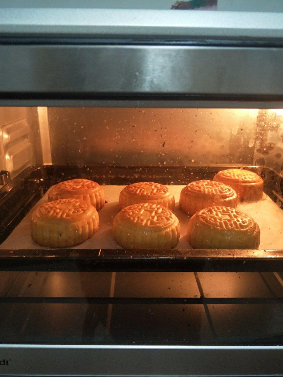 黑芝麻核桃馅月饼