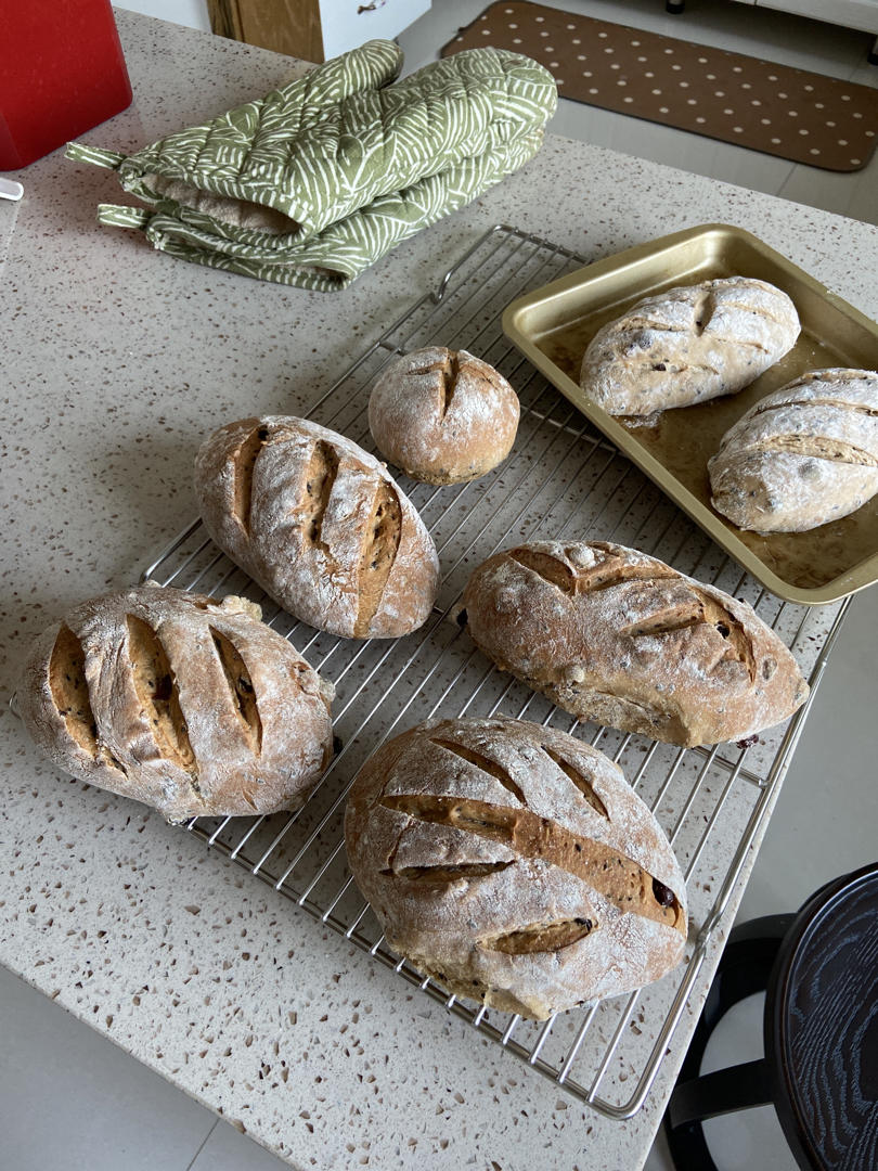 全麦坚果软欧包