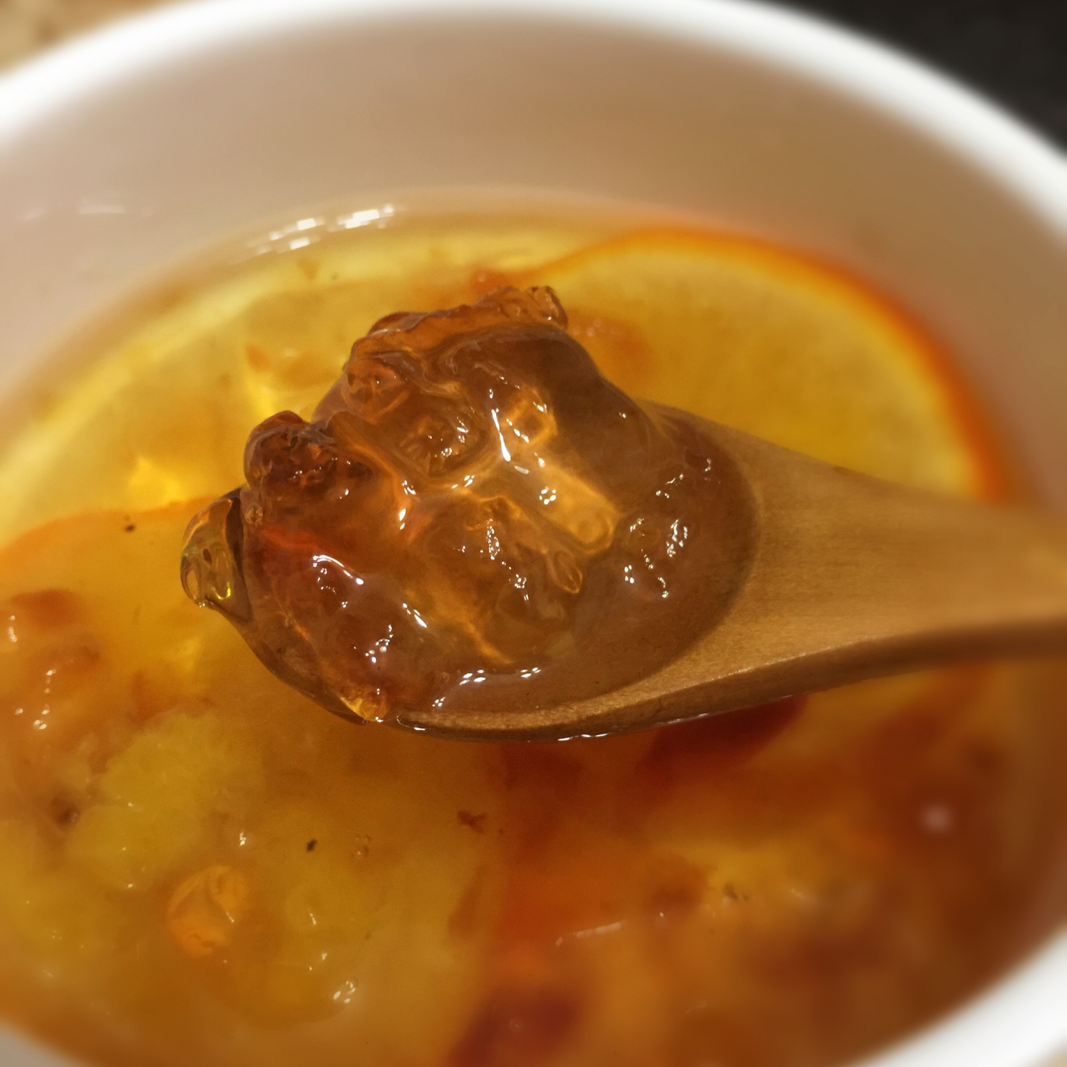 雪梨枸杞炖桃胶