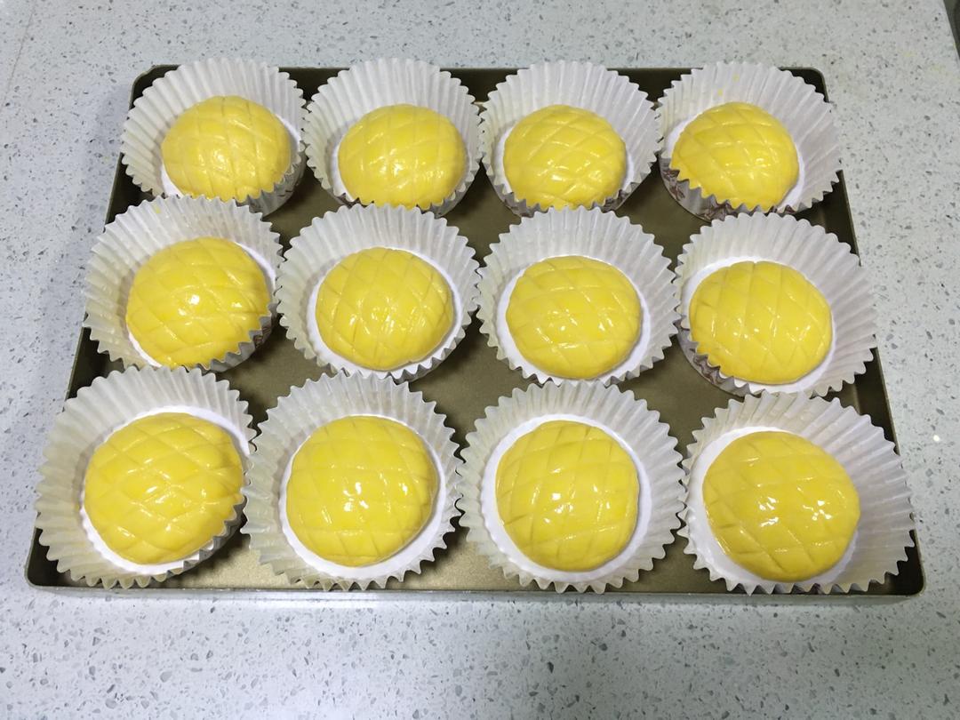 好吃到炸裂的港式菠萝包（附带制作酥皮的小视频）