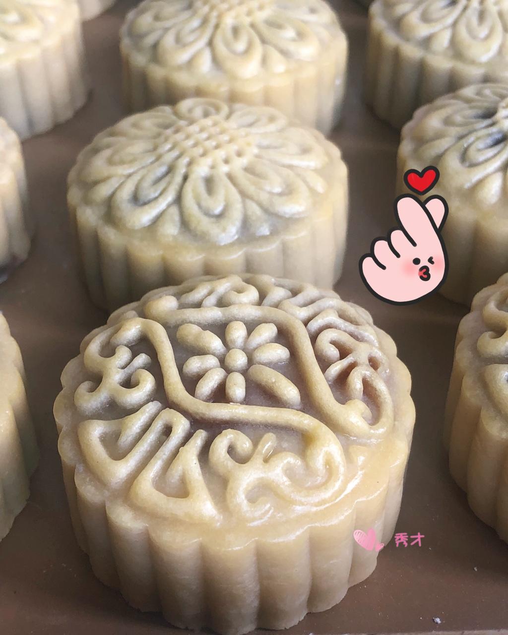 广式月饼—蛋黄莲蓉月饼