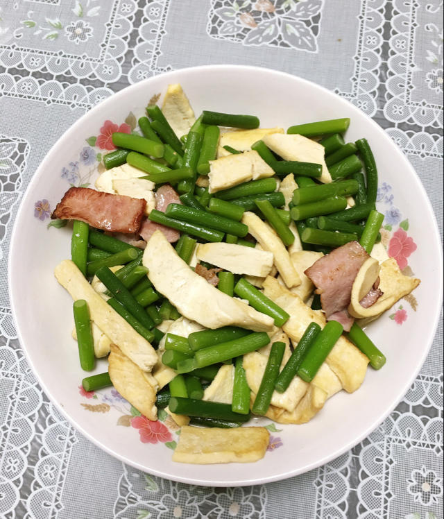 蒜苗炒肉