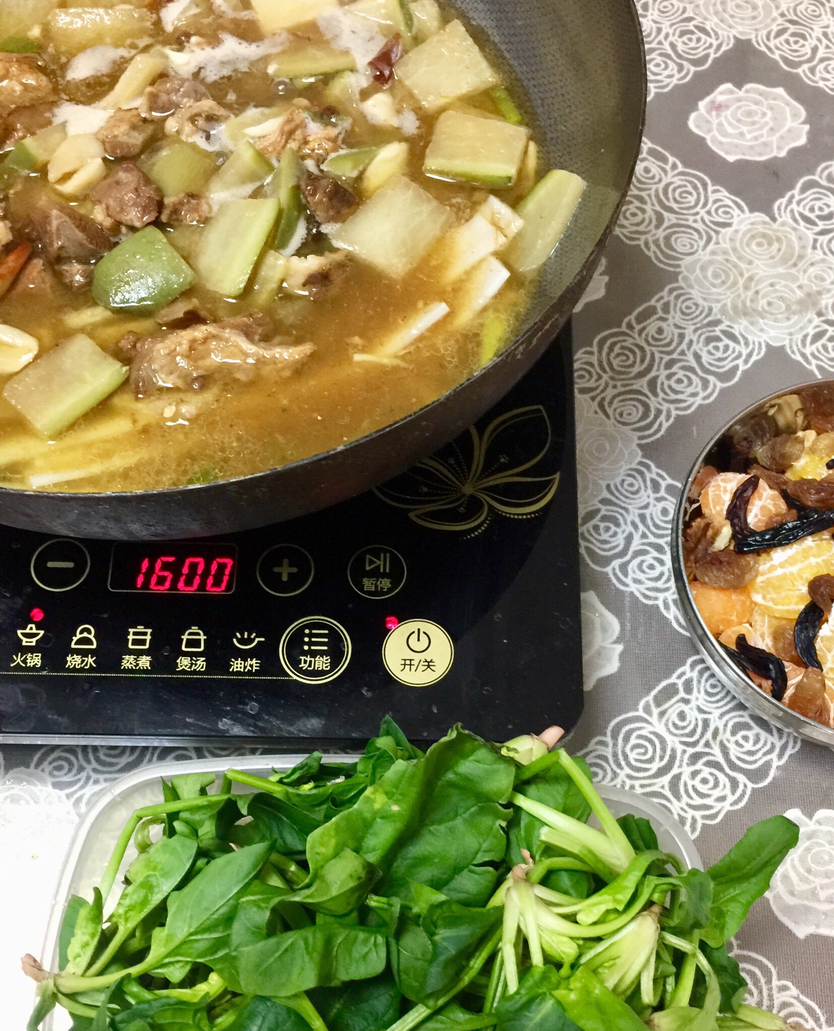 萝卜炖羊肉暖锅的做法