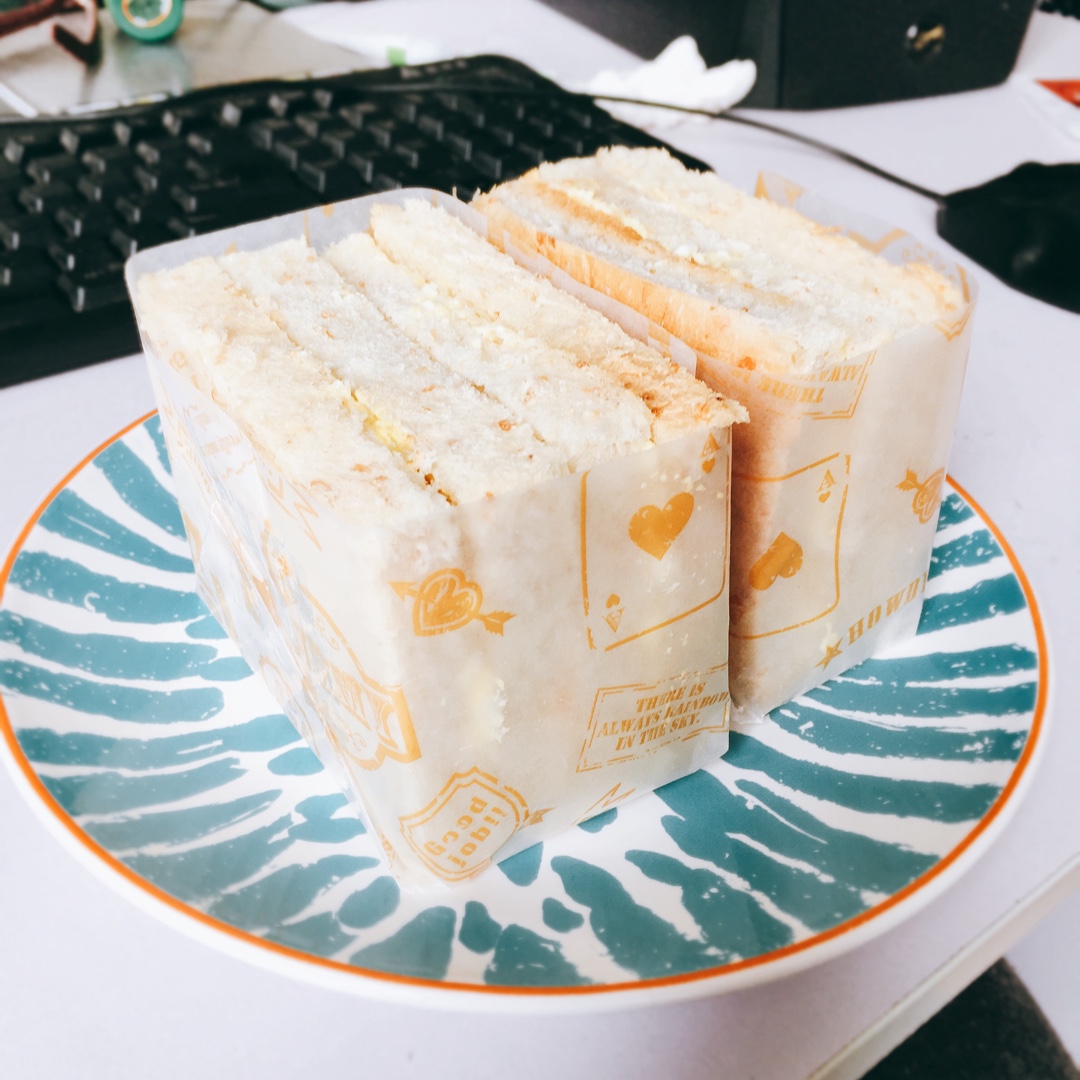 鸡蛋三明治