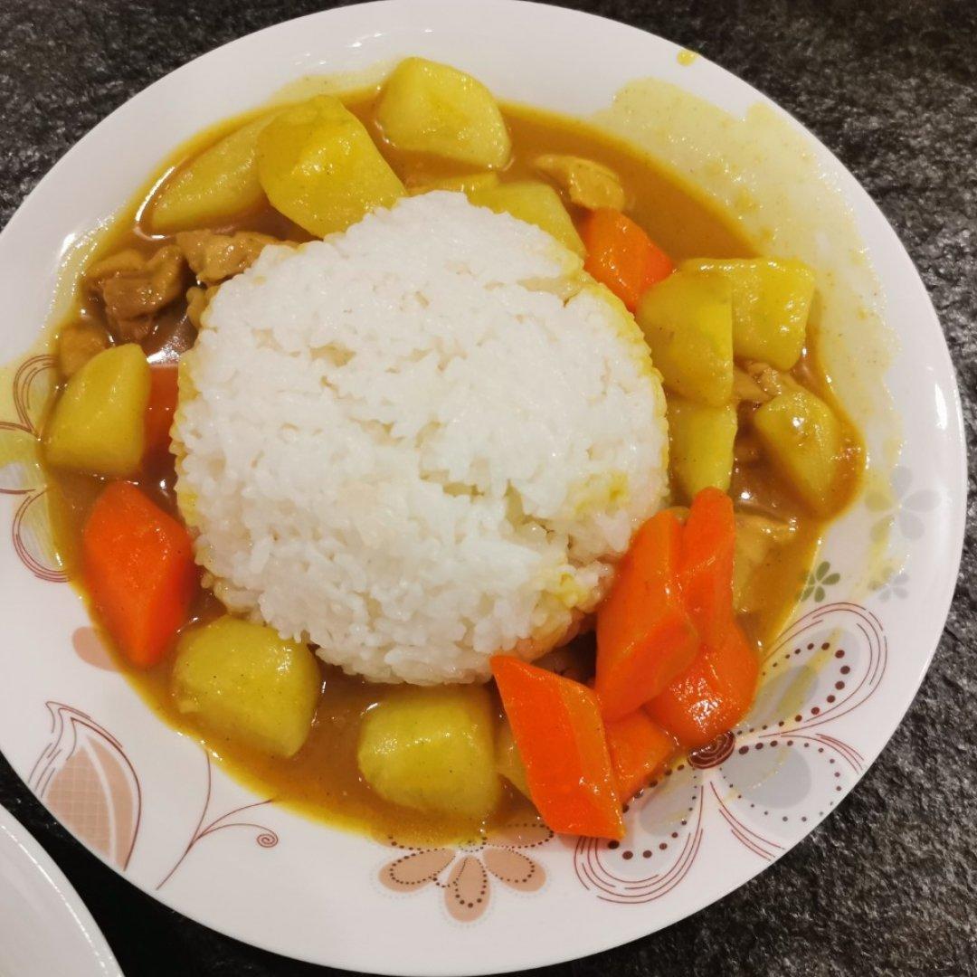 咖喱鸡肉饭