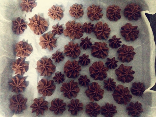 挤花毫无压力的巧克力曲奇