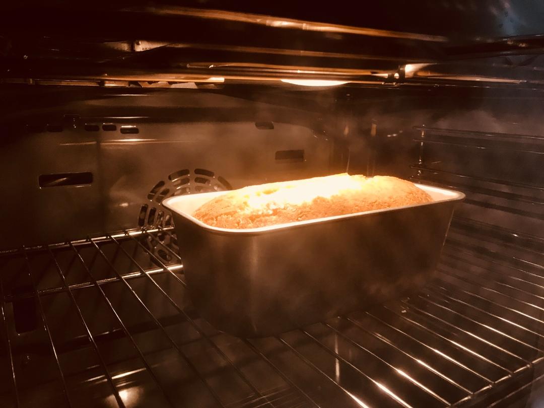 烤箱做蛋糕（戚风蛋糕的做法）