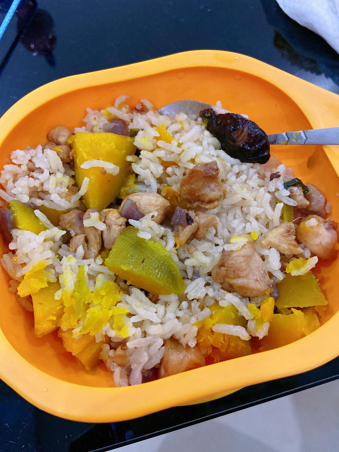 鲜香软糯南瓜鸡腿焖饭