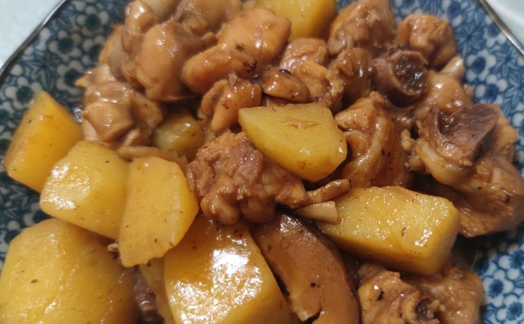 下饭神器🔥鸡腿炖土豆