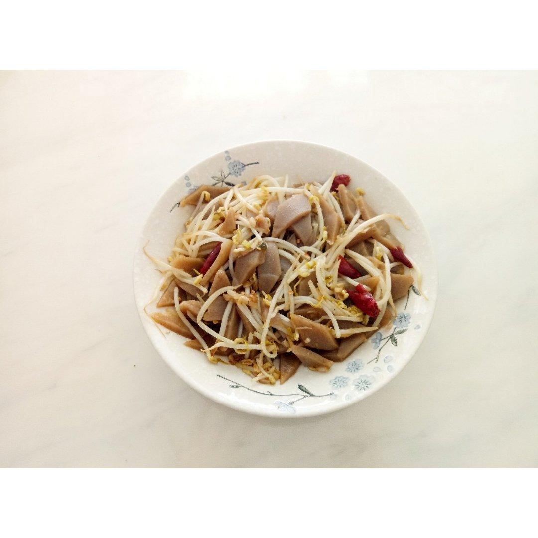 山西小吃豆芽炒灌肠