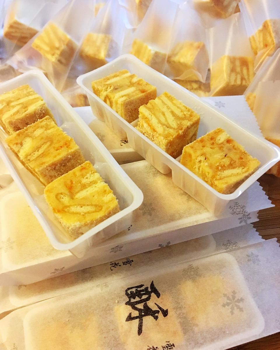 咸蛋黄肉松雪花酥