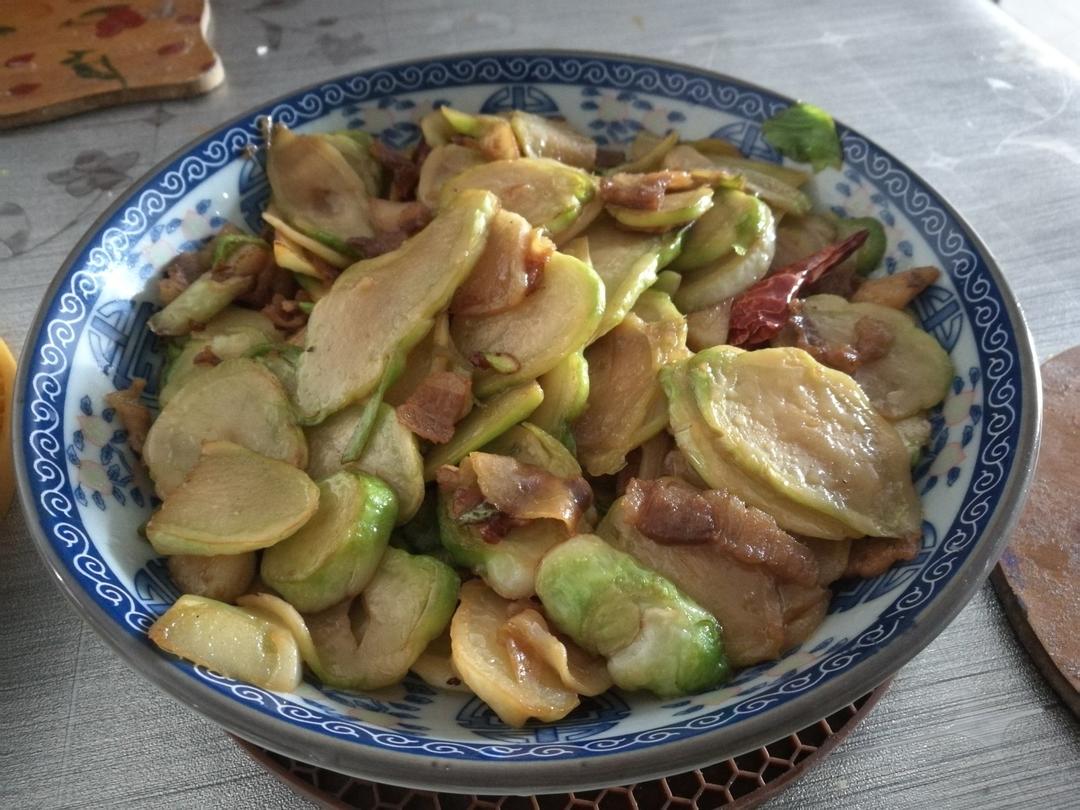 儿菜炒肉片