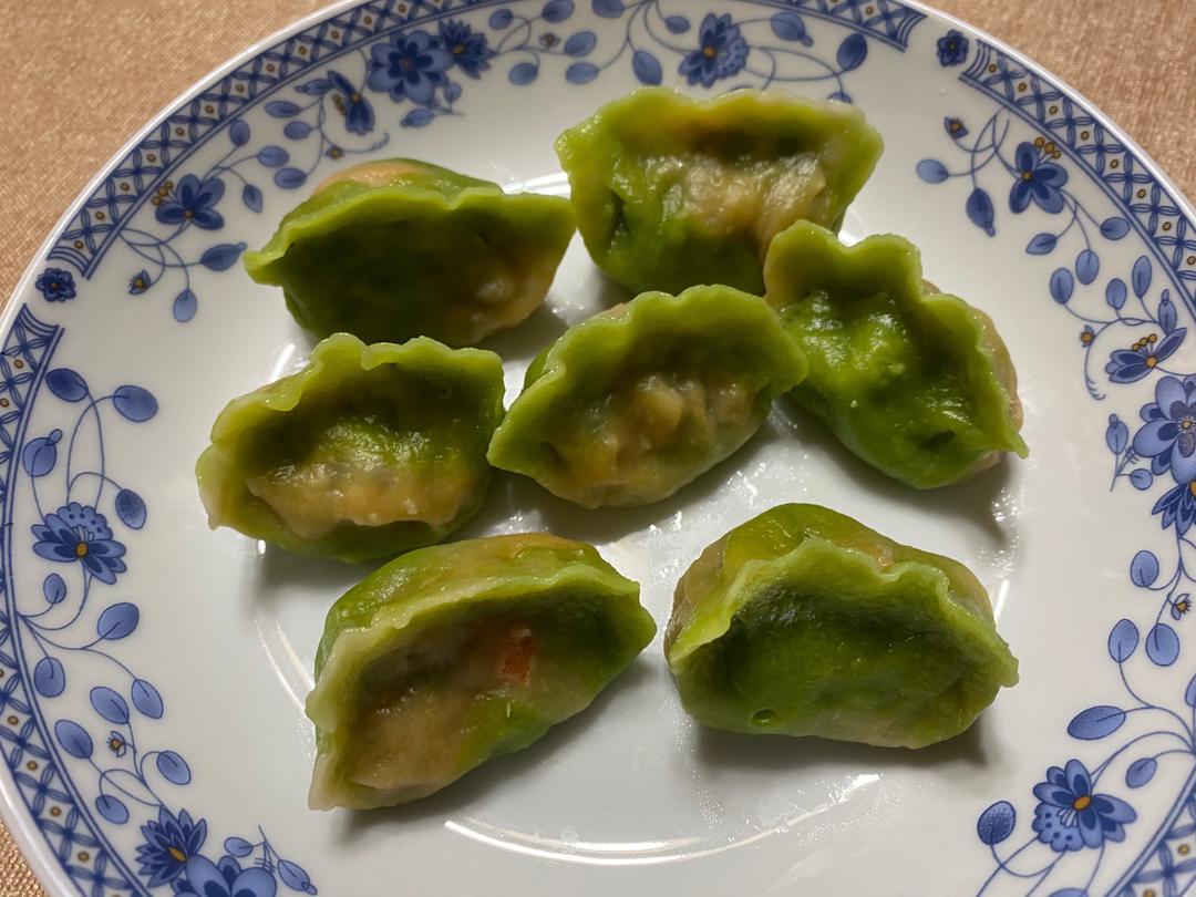 蔬菜饺子: 菠菜饺子和胡萝卜饺子🥟的做法 步骤7