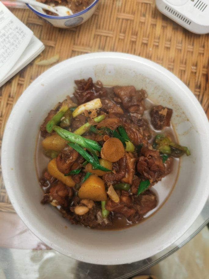 吃不够的黄焖鸡米饭你一定要试试