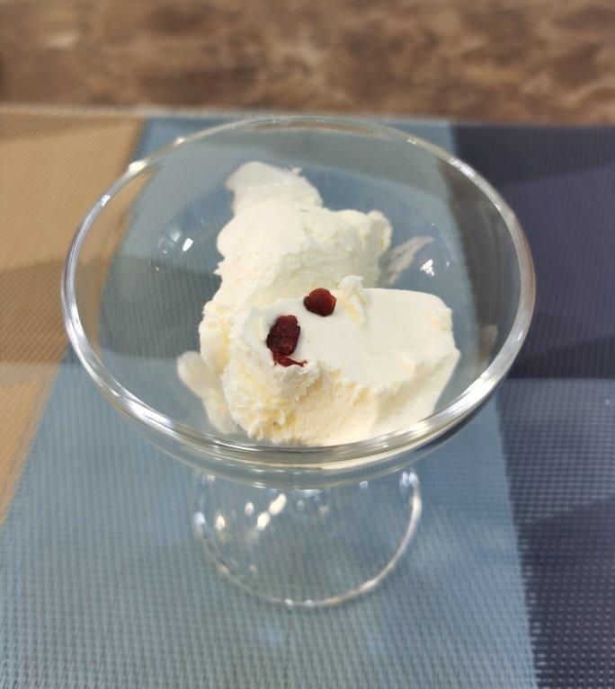 比哈根达斯还好吃的冰激凌（蛋黄是熟的，可以放心吃）