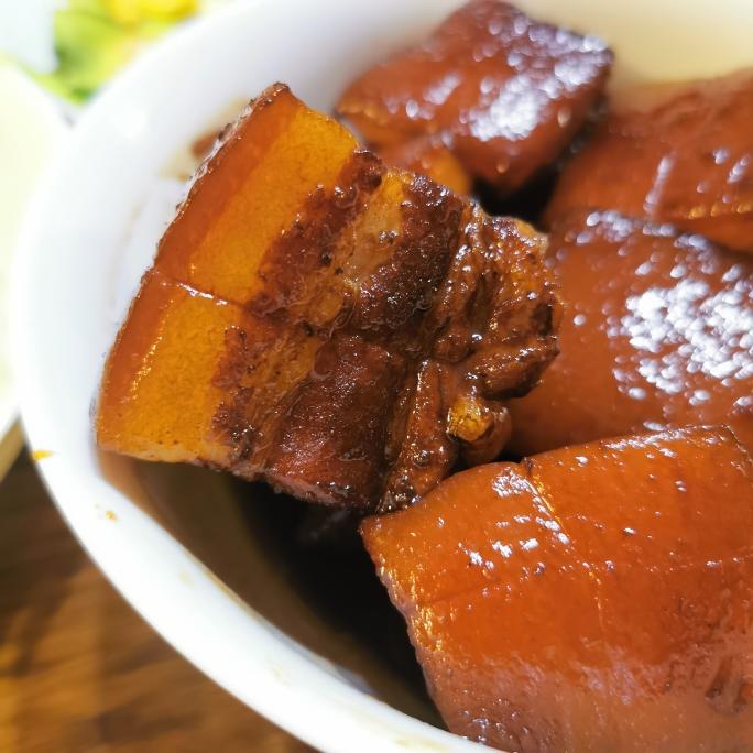 【见者流口水，闻者难入睡】的无滤镜家常东坡肉