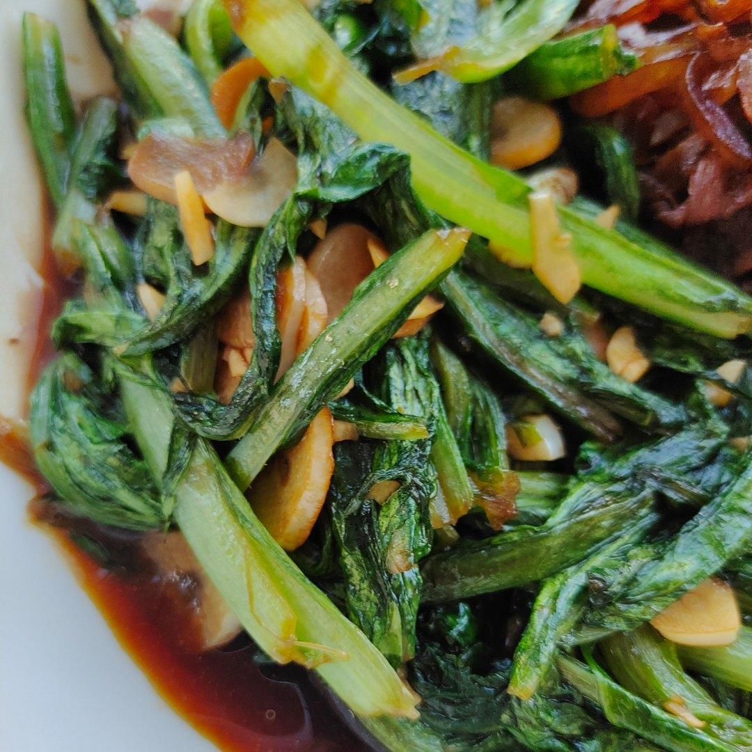 蒜蓉耗油清炒油麦菜，减脂快手菜，宝宝超爱，傻瓜步骤，屡试不爽，好吃且下饭，鲜香爽口！！