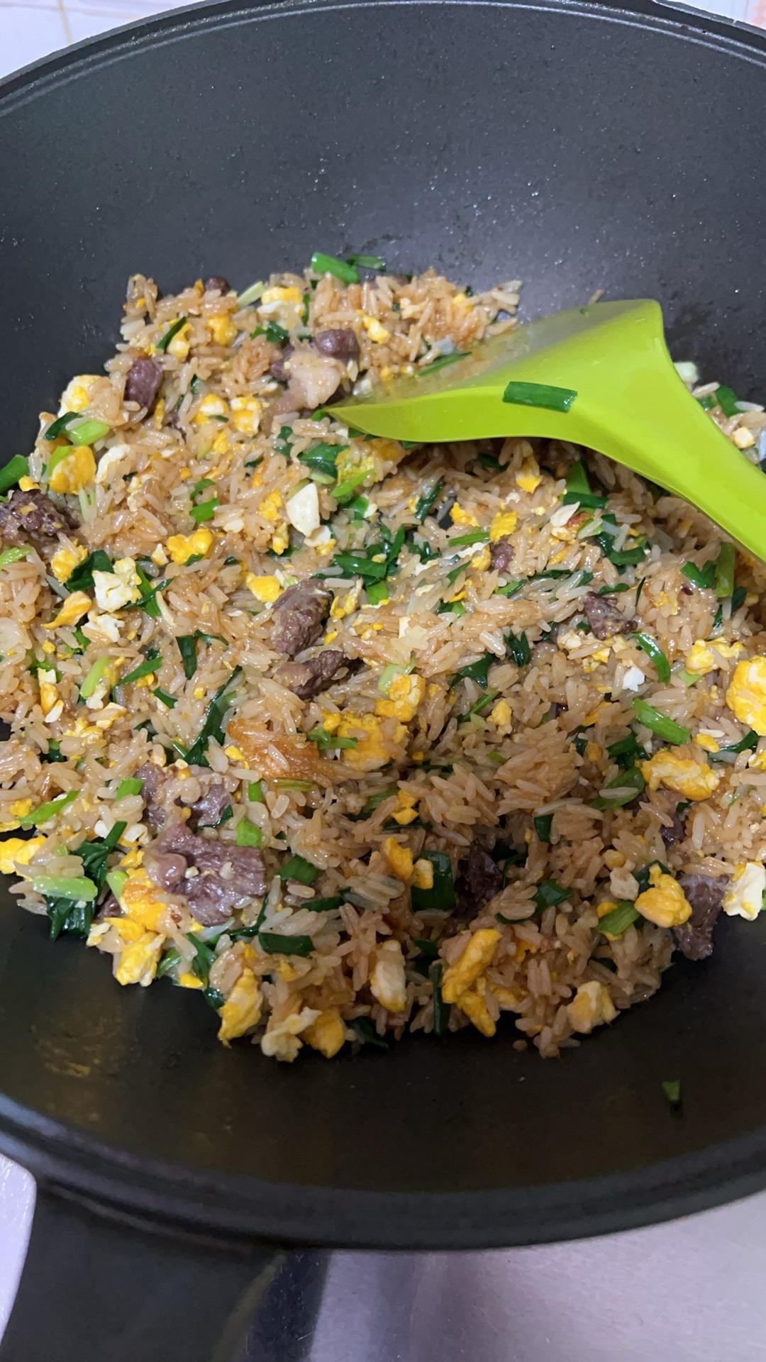 邻居抢着来我家吃土豆香肠炒饭，原来这么香！