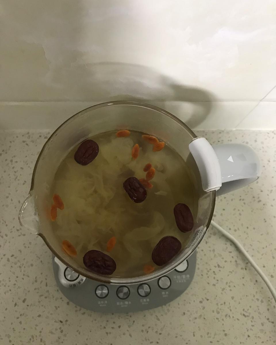银耳红枣汤