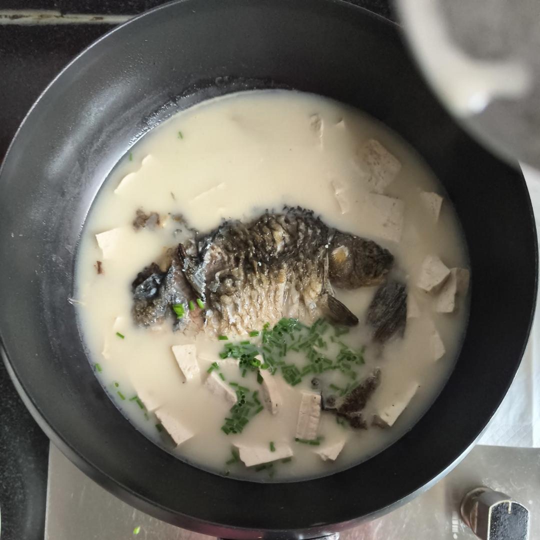 奶白鲫鱼豆腐汤|一条鱼最后的温柔
