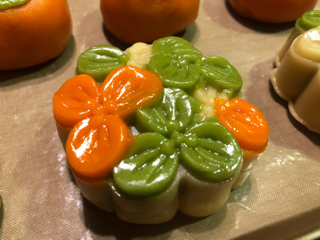 广式月饼－－蛋黄豆沙月饼