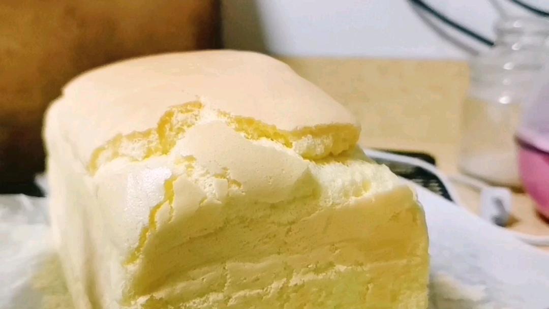 堪比柯基屁股
爆浆芝士🧀古早蛋糕
