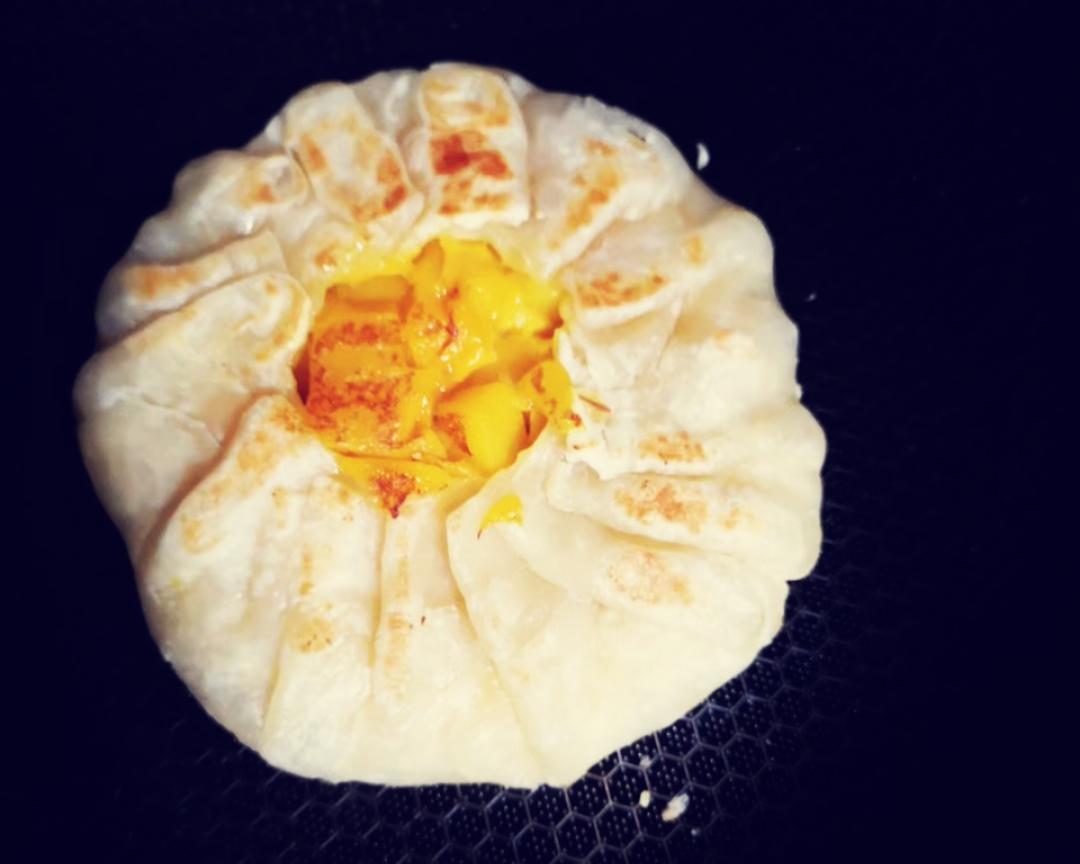 你绝对没见过的独家快手芒果手抓饼的做法