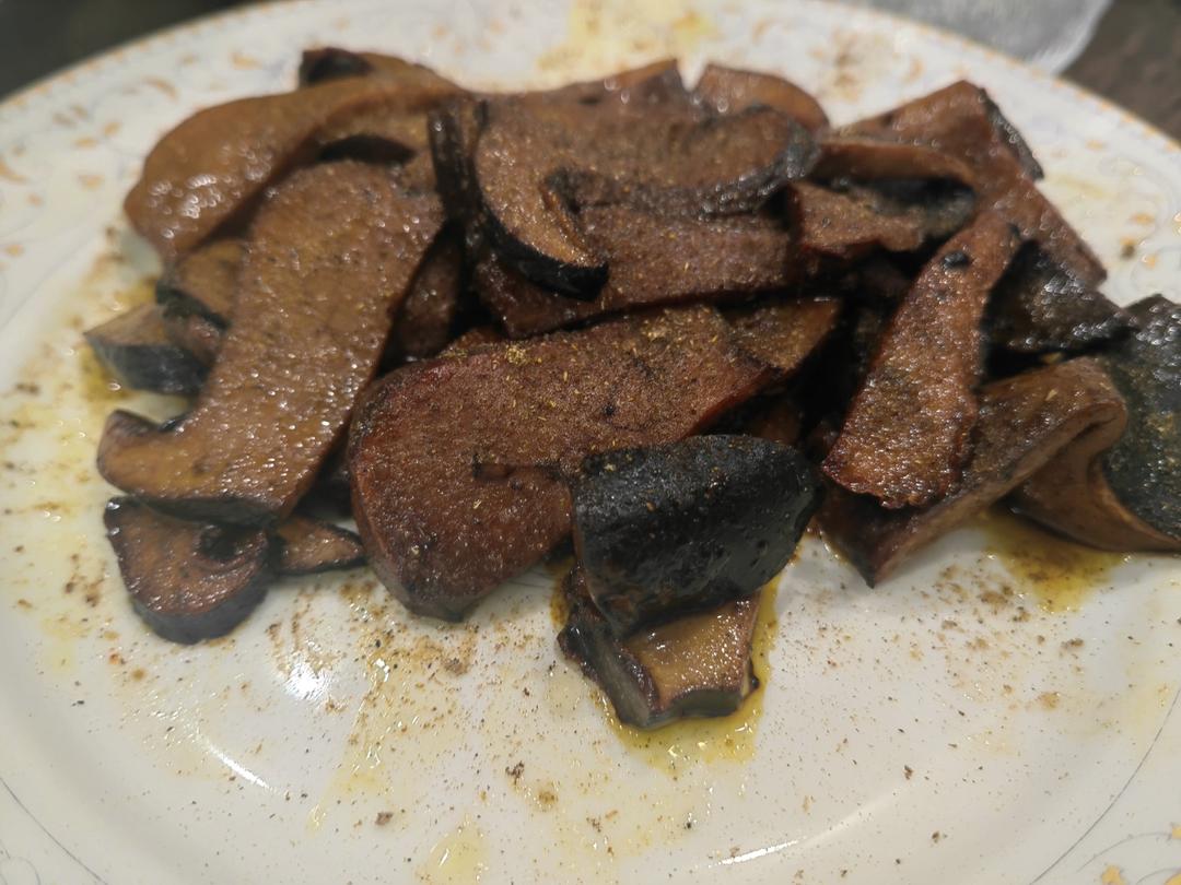 黑牛肝菌两吃-香煎和菌菇汤