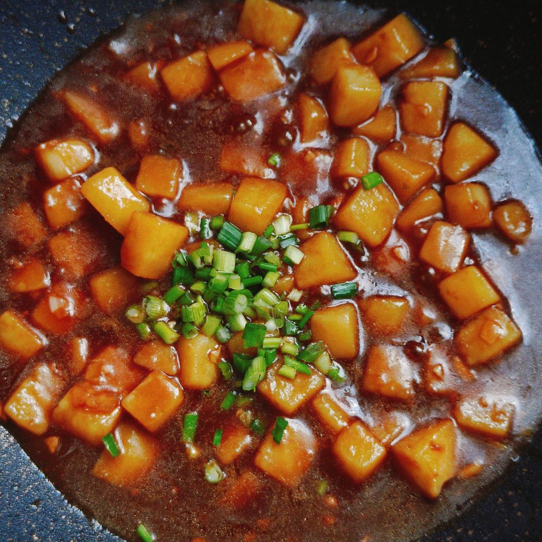 🔥巨下饭，软糯入味！比肉还好吃的红烧土豆