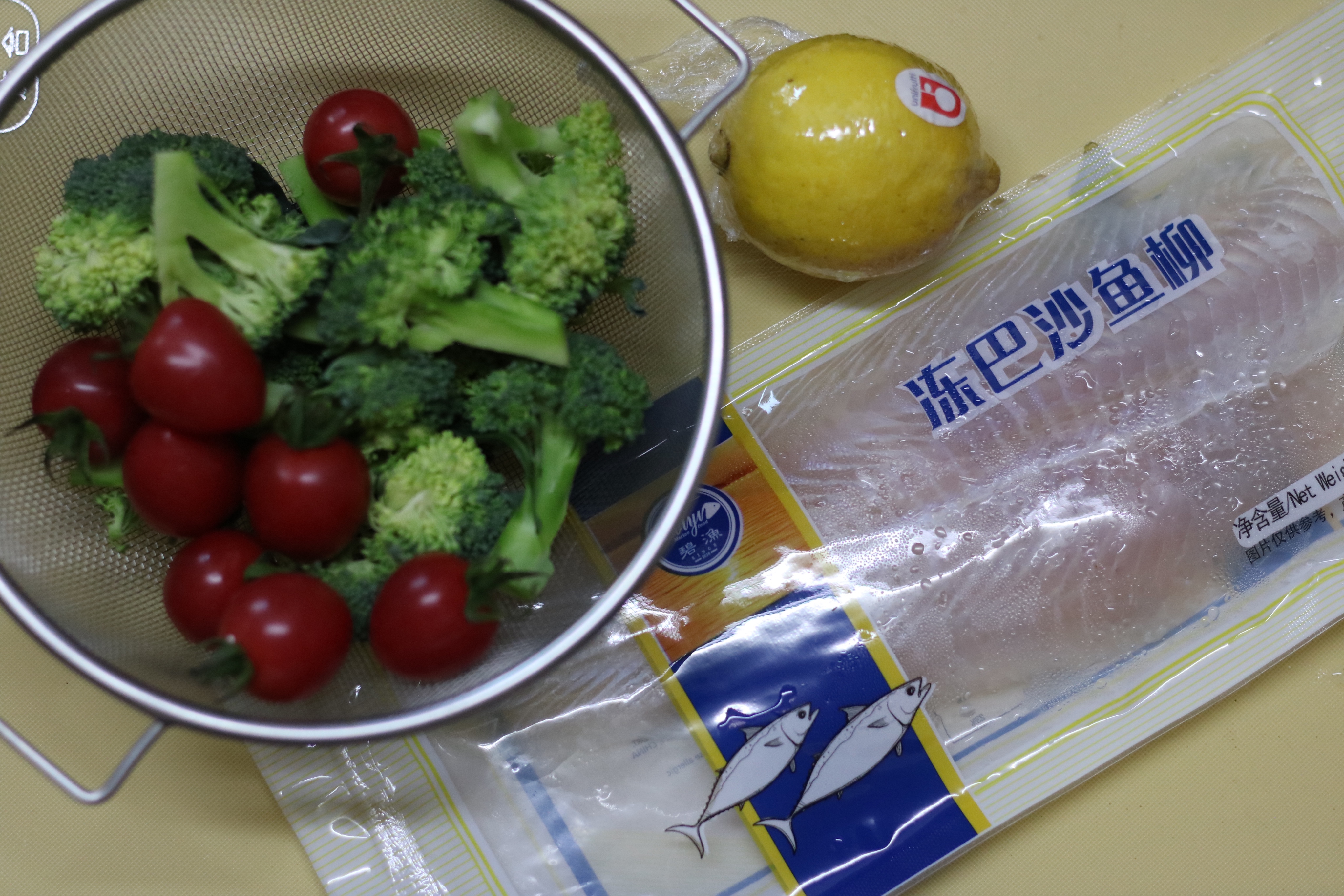 【北鼎烤箱食谱】烤巴沙鱼沙拉的做法 步骤1