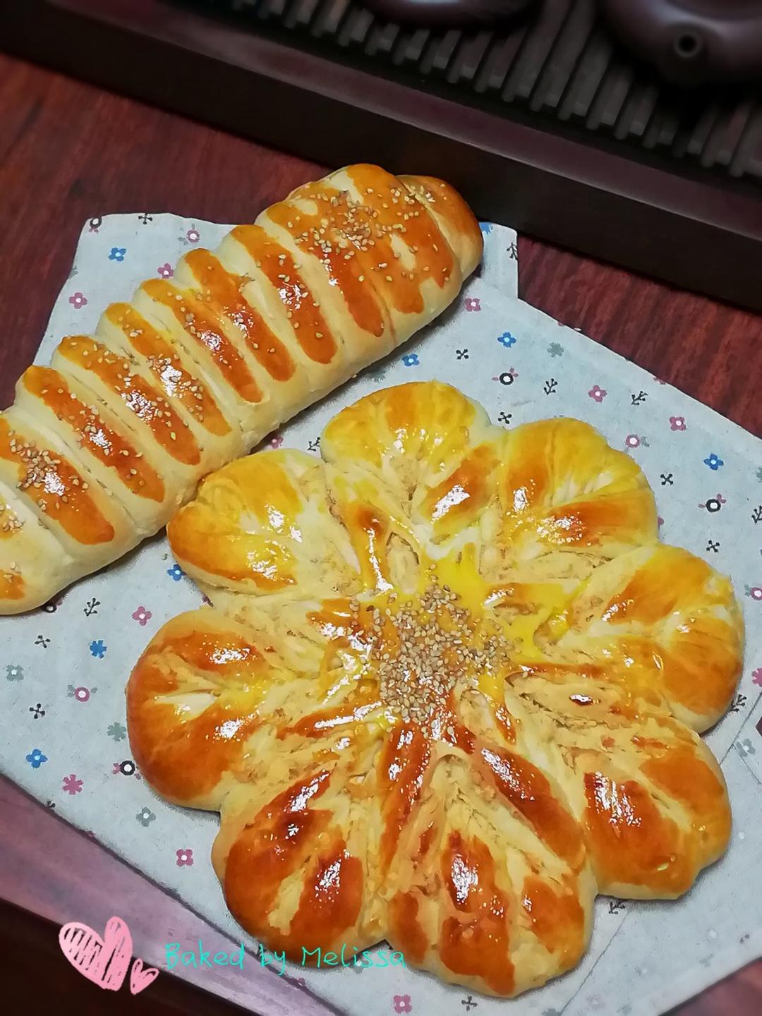 太阳花肉松面包