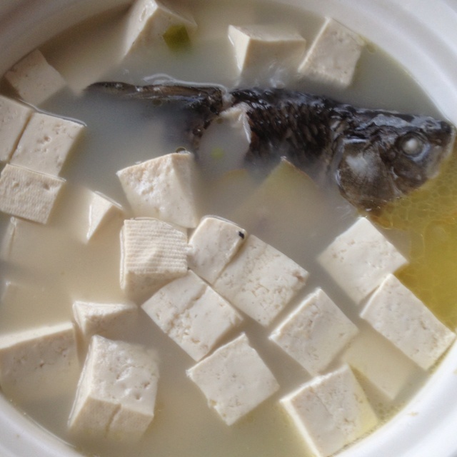 鲫鱼豆腐汤
