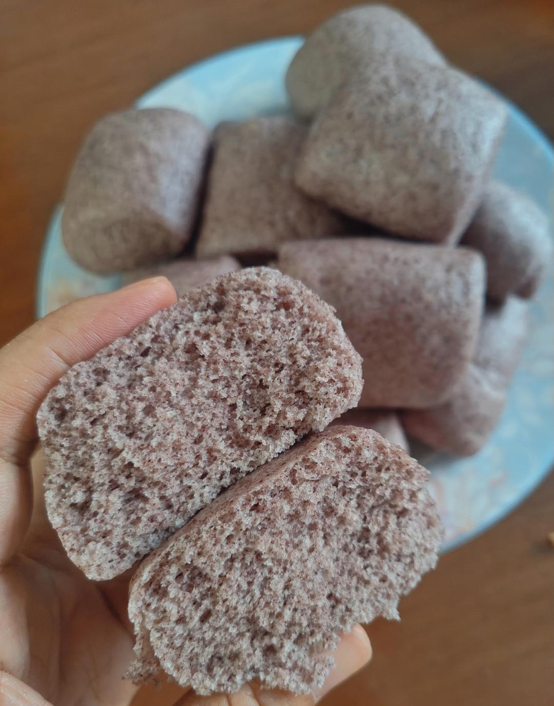 黑米粉刀切馒头