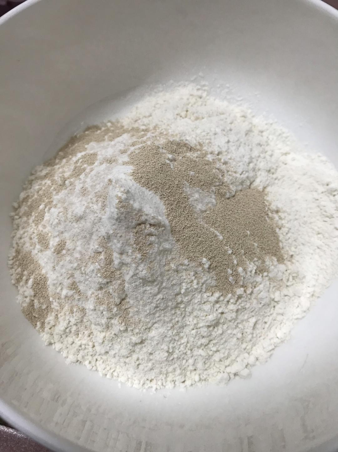 纯奶手撕吐司的做法 步骤1