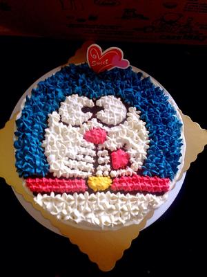 哆啦A梦生日蛋糕的做法 步骤1