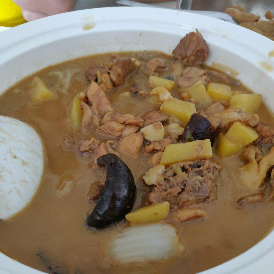 香菇鸡肉炖土豆
