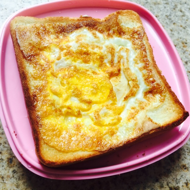 荷包蛋土司