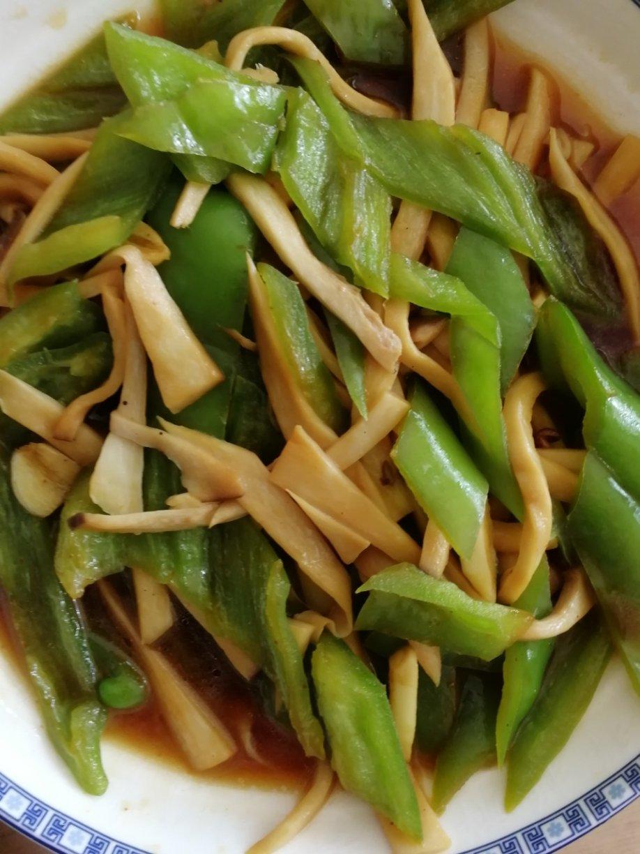 青椒素炒杏鲍菇