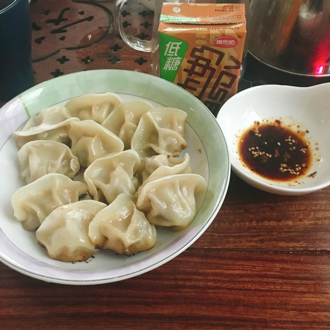速冻水饺吃腻了吗~变锅贴吧(๑´ڡ`๑)