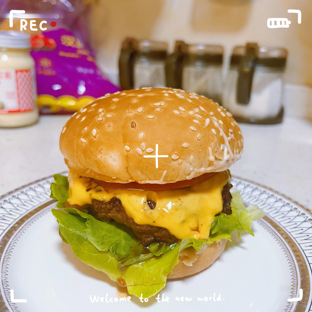 牛肉汉堡 煎出香嫩多汁的牛肉饼