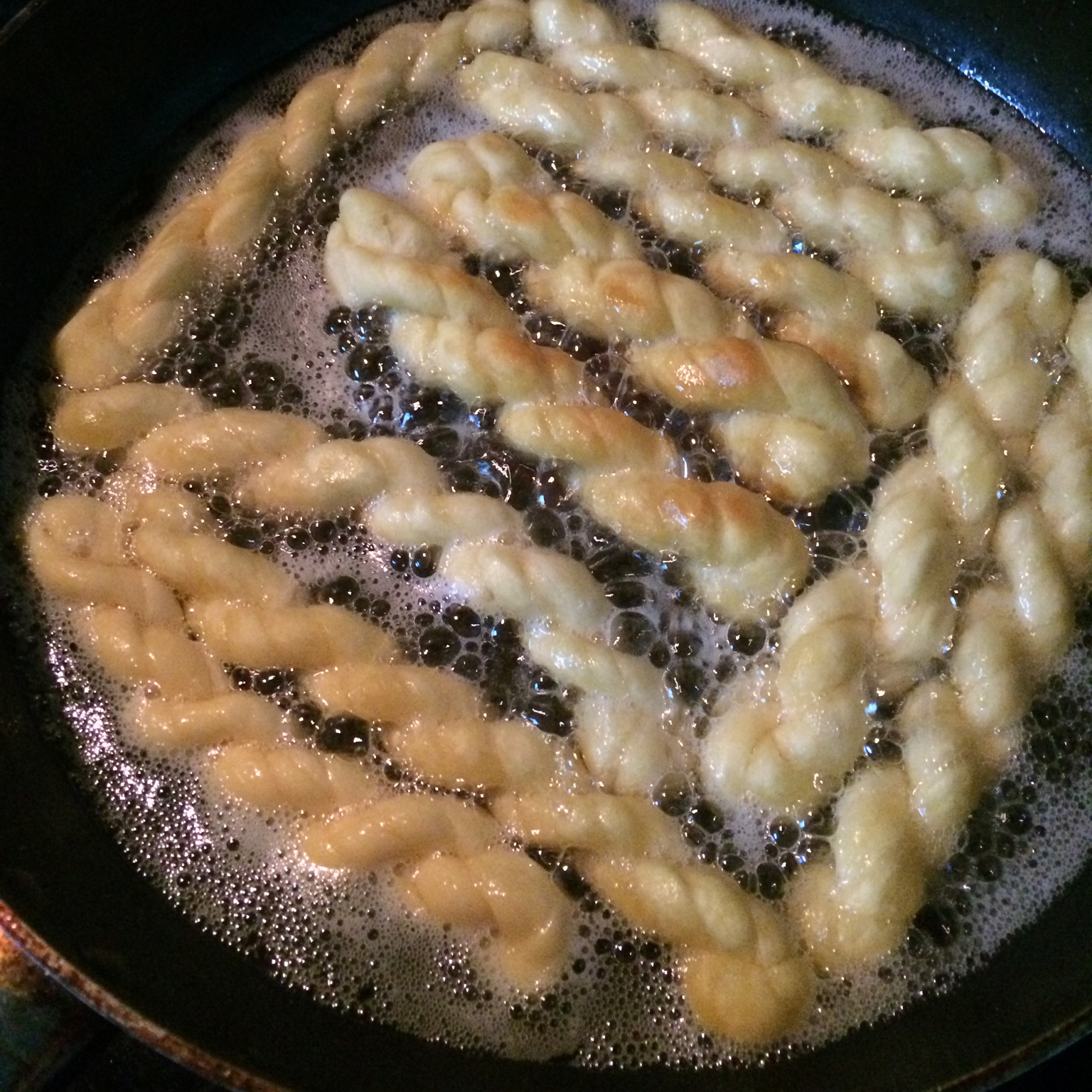 鸡蛋小麻花