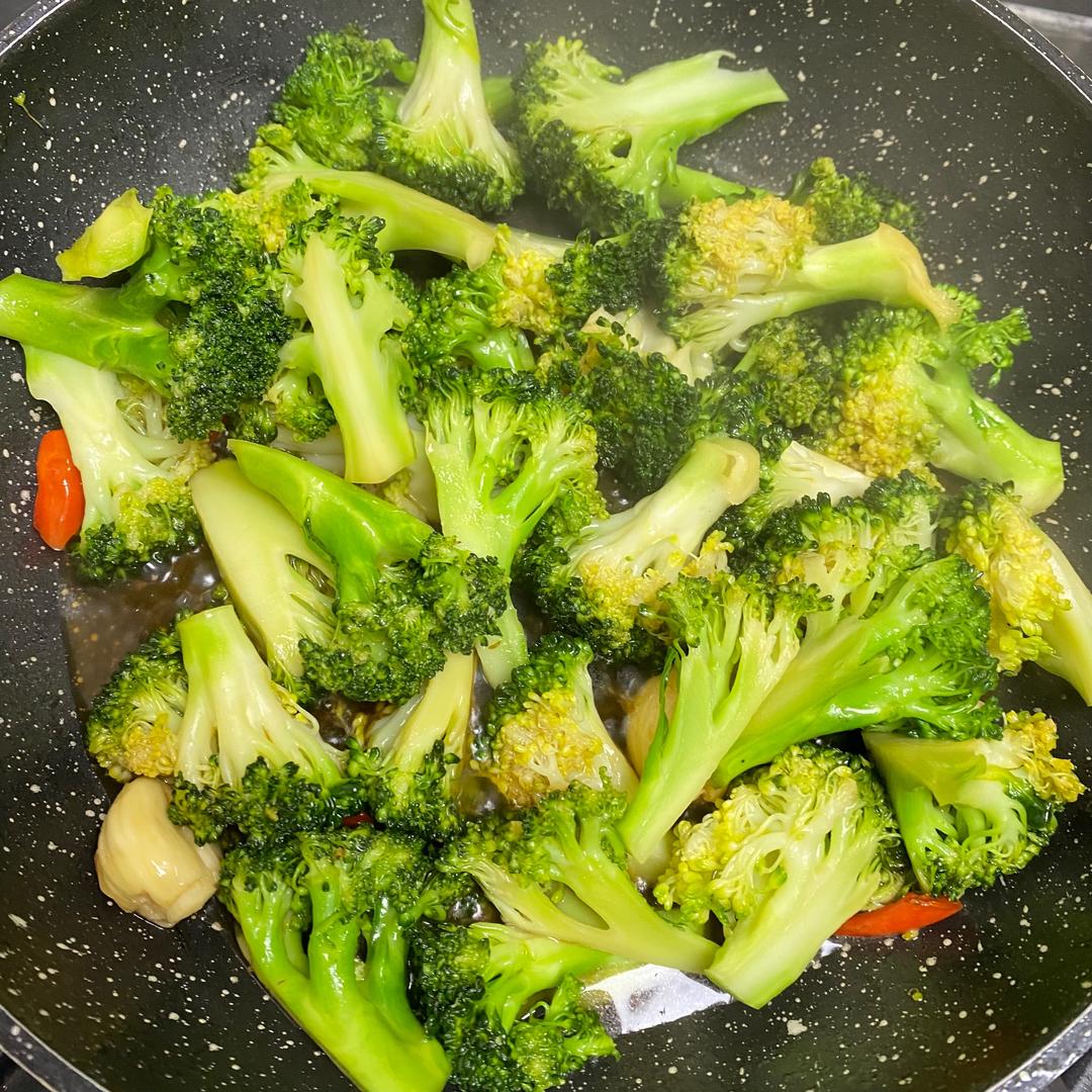 清炒西兰花的做法