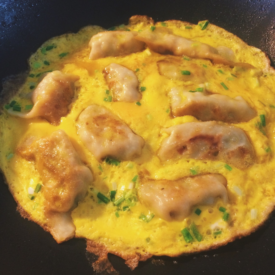 蛋抱煎饺（速冻饺）