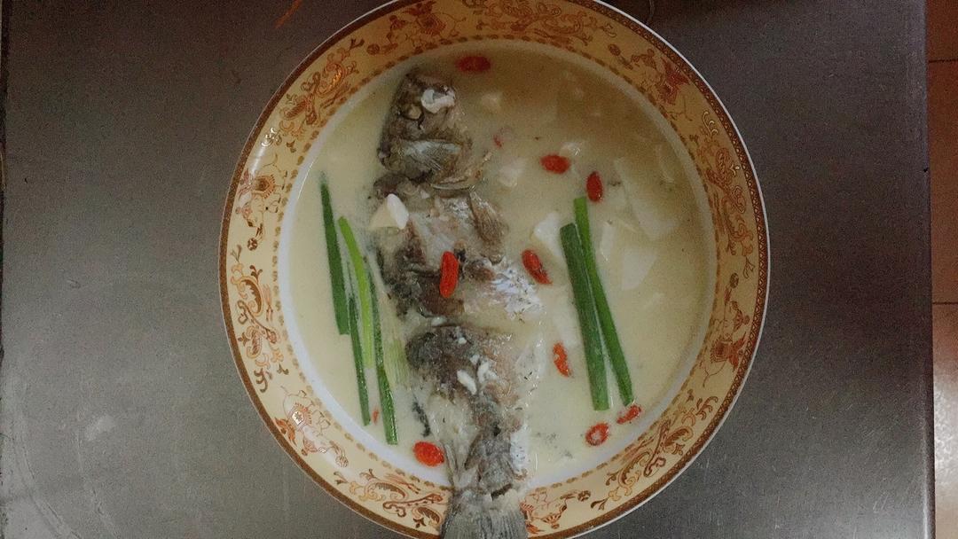 鲫鱼豆腐汤