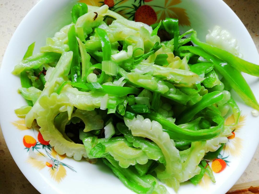 苦瓜炒青椒