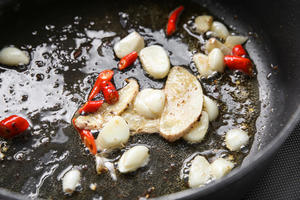 椰子油泰式酸辣虾的做法 步骤5