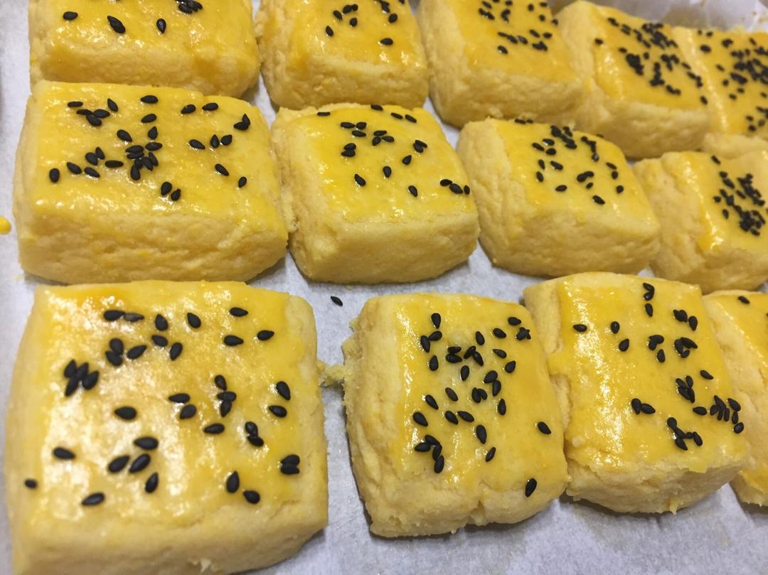 咸蛋黄酥饼