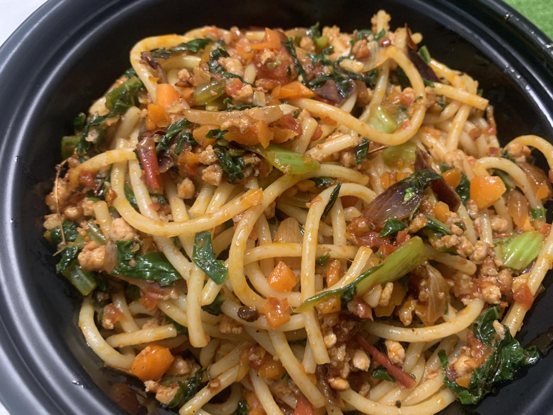 什么？法国人做意大利面还加老干妈？能吃吗？