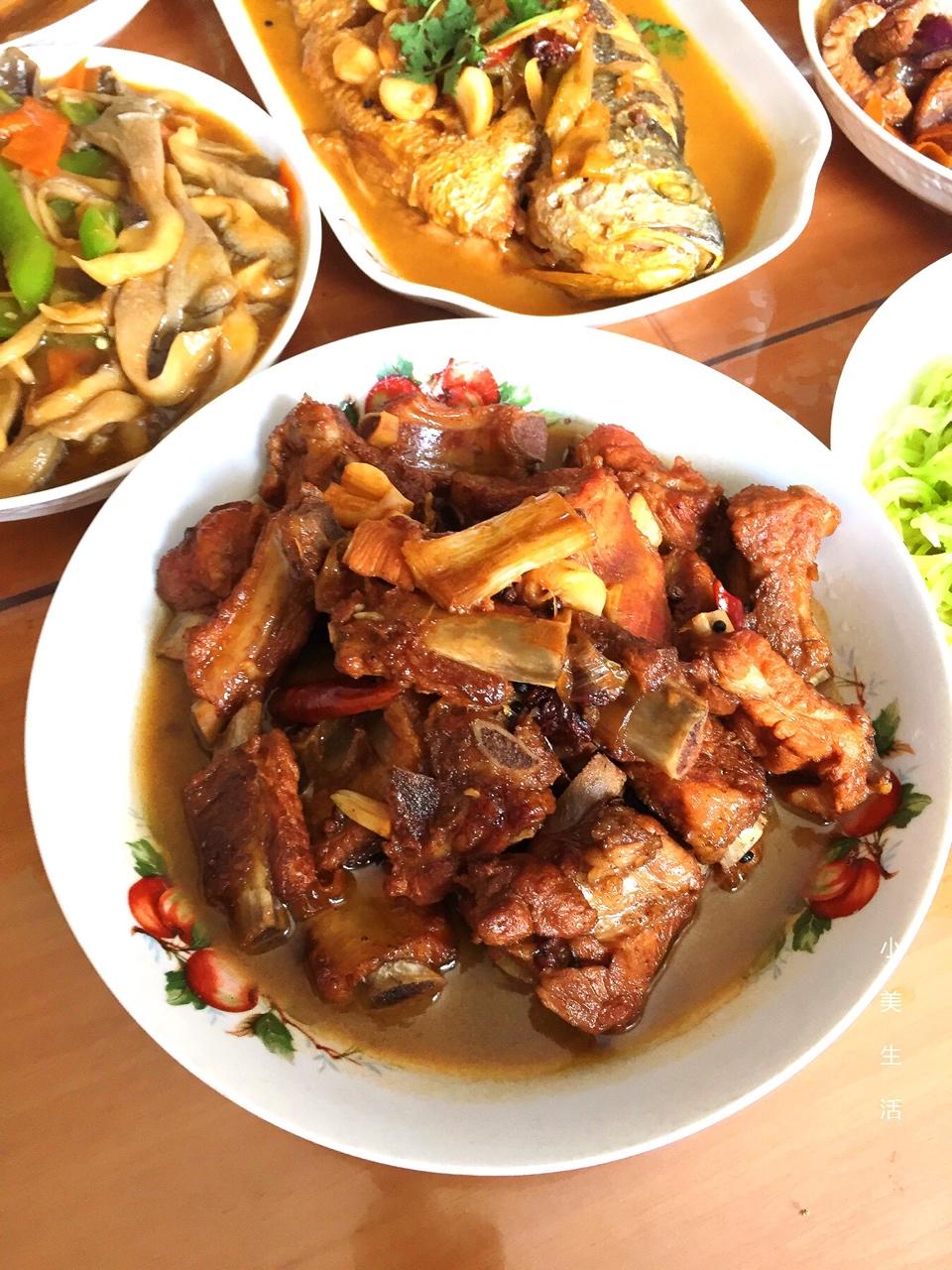 家常烧排骨的做法